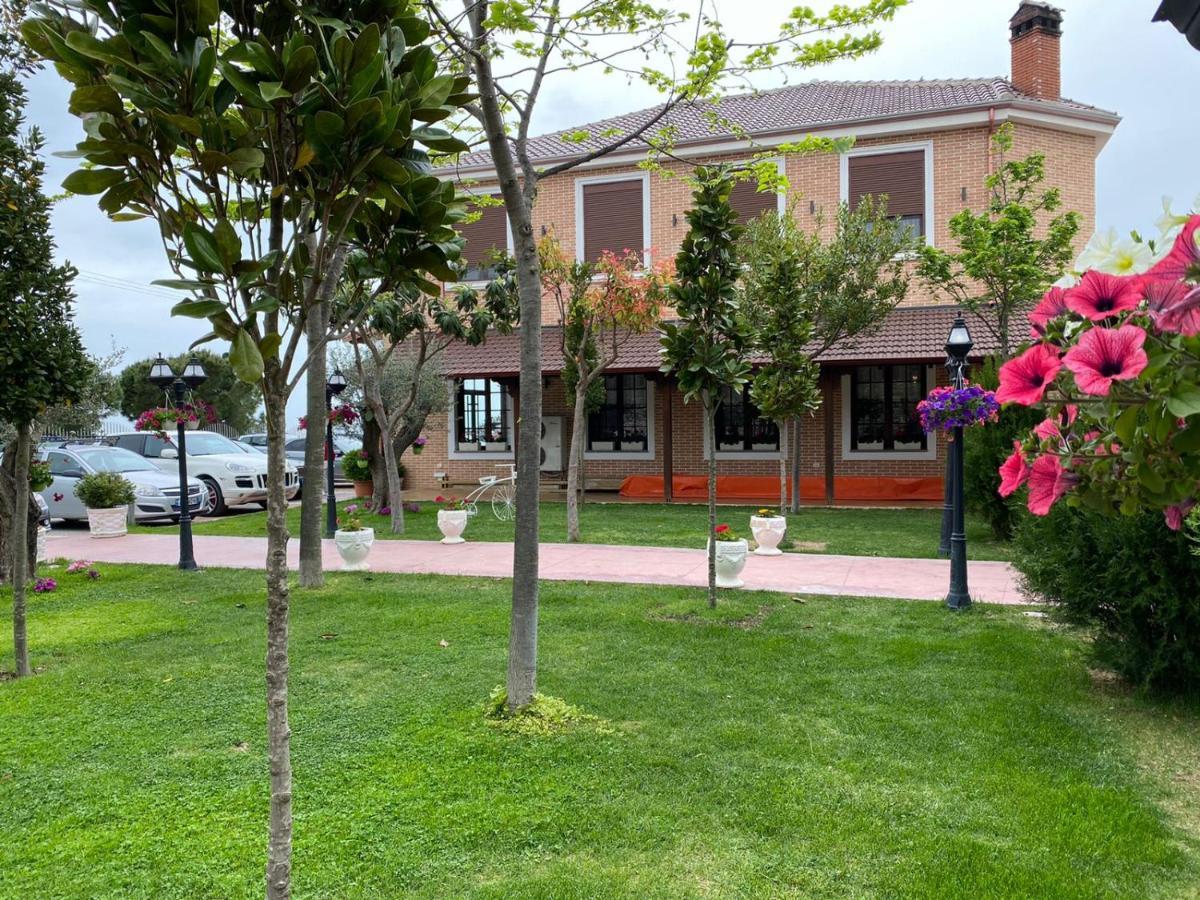 Ardenica Boutique Hotel Lushnjë Eksteriør billede